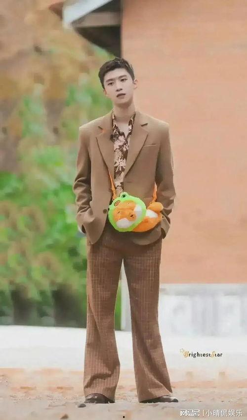 吃瓜爆料帅哥,揭秘吃瓜爆料中的帅气身影