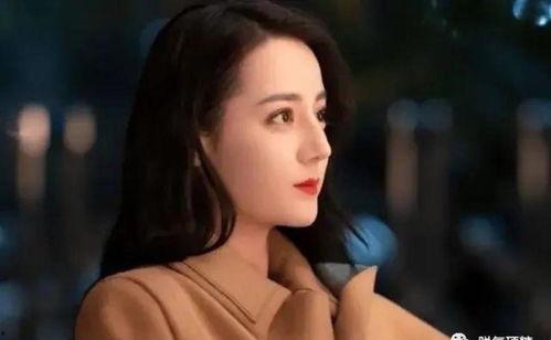 美女回家吃瓜,揭秘瓜田里的温馨故事