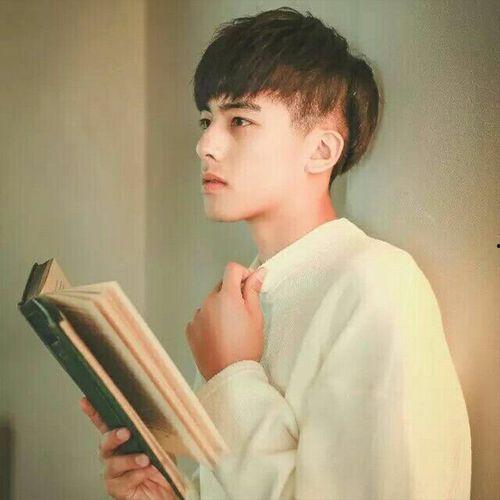 吃瓜头像真人男生图片,揭秘吃瓜头像背后的帅气男生